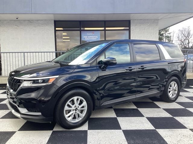 Used 2023 Kia Carnival LX FWD image 2