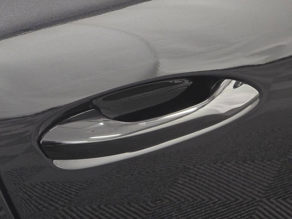 Certified 2018 Porsche 911 Carrera GTS RWD image 26