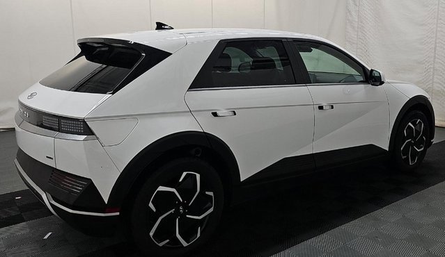 Used 2024 Hyundai Ioniq 5 SEL image 4