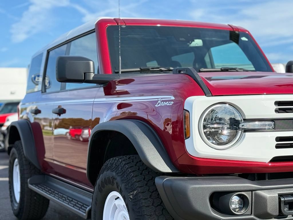 Certified 2025 Ford Bronco Heritage Edition AWD/4WD image 34