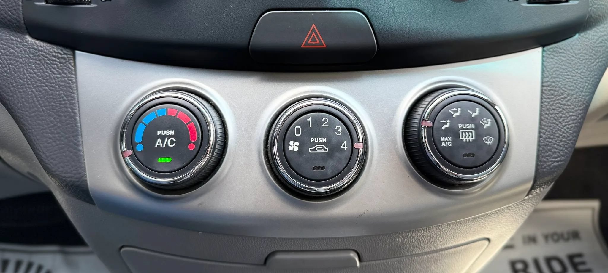 Used 2010 Hyundai Elantra GLS FWD image 16
