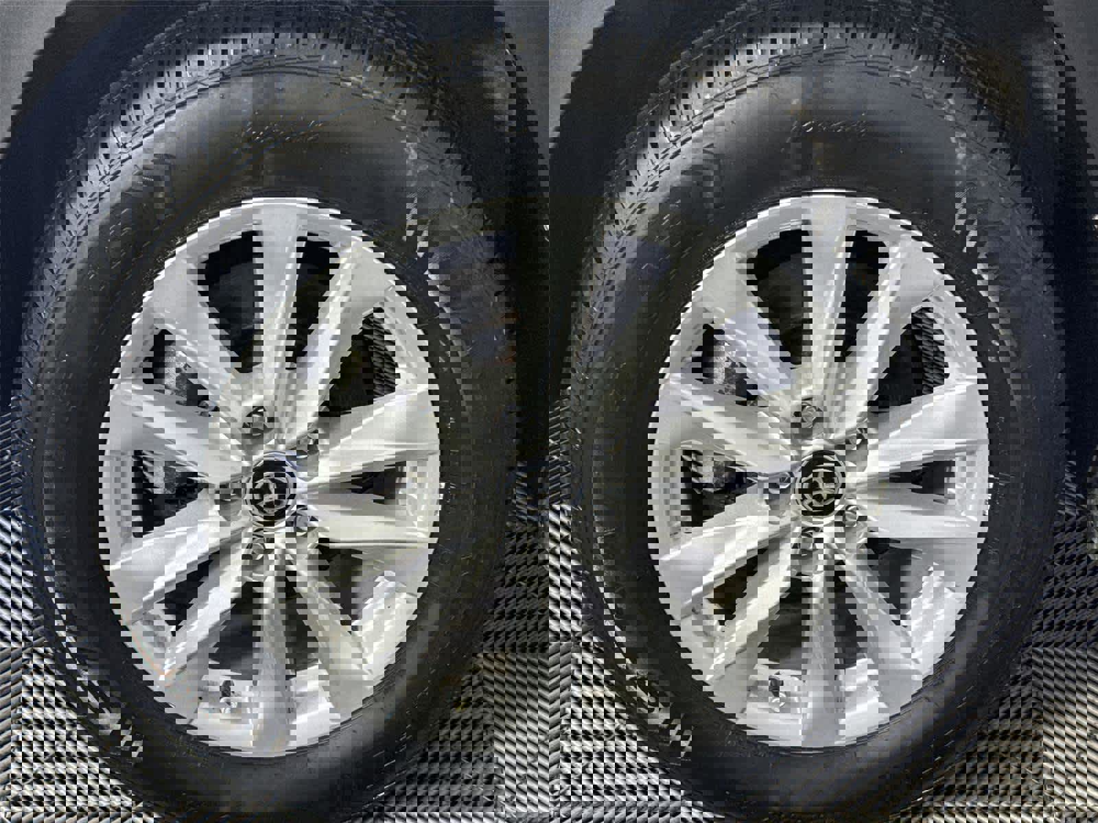 Used 2022 Toyota Corolla Cross LE image 11