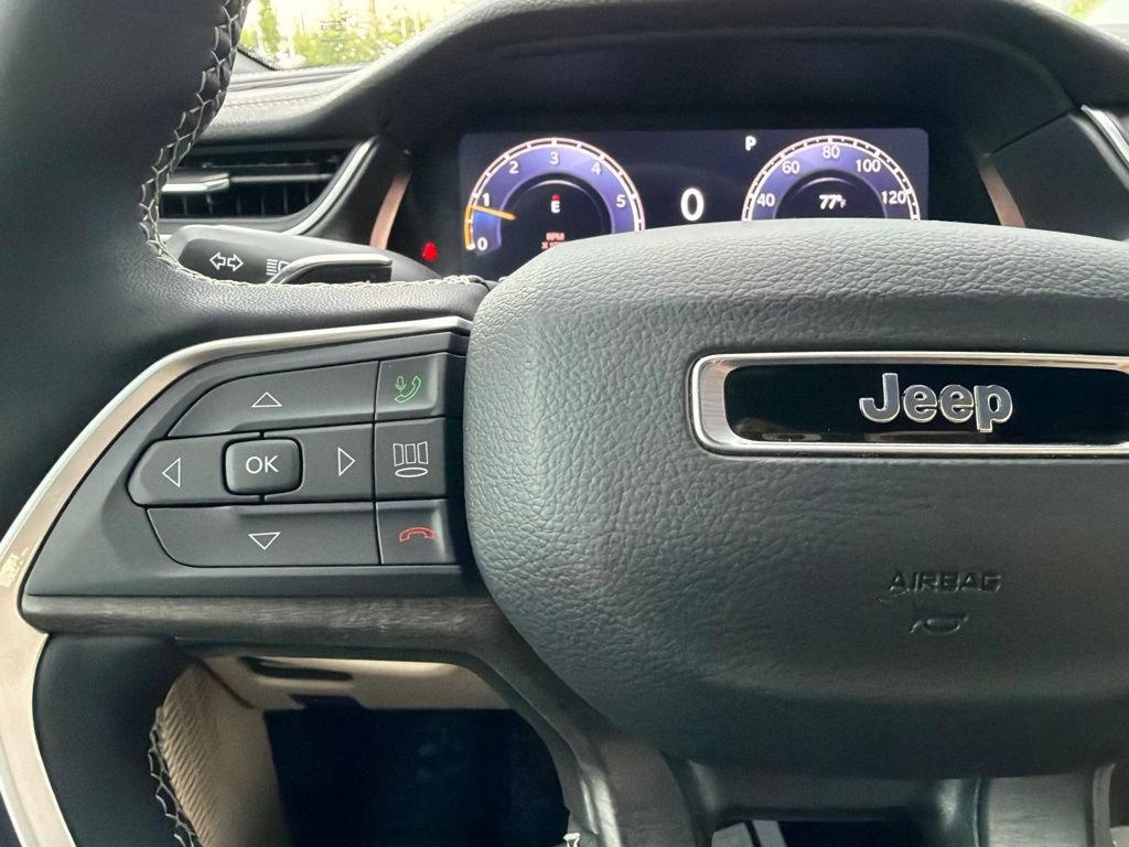 Used 2025 Jeep Grand Cherokee L Limited w/ Trailer Tow Package AWD/4WD image 29