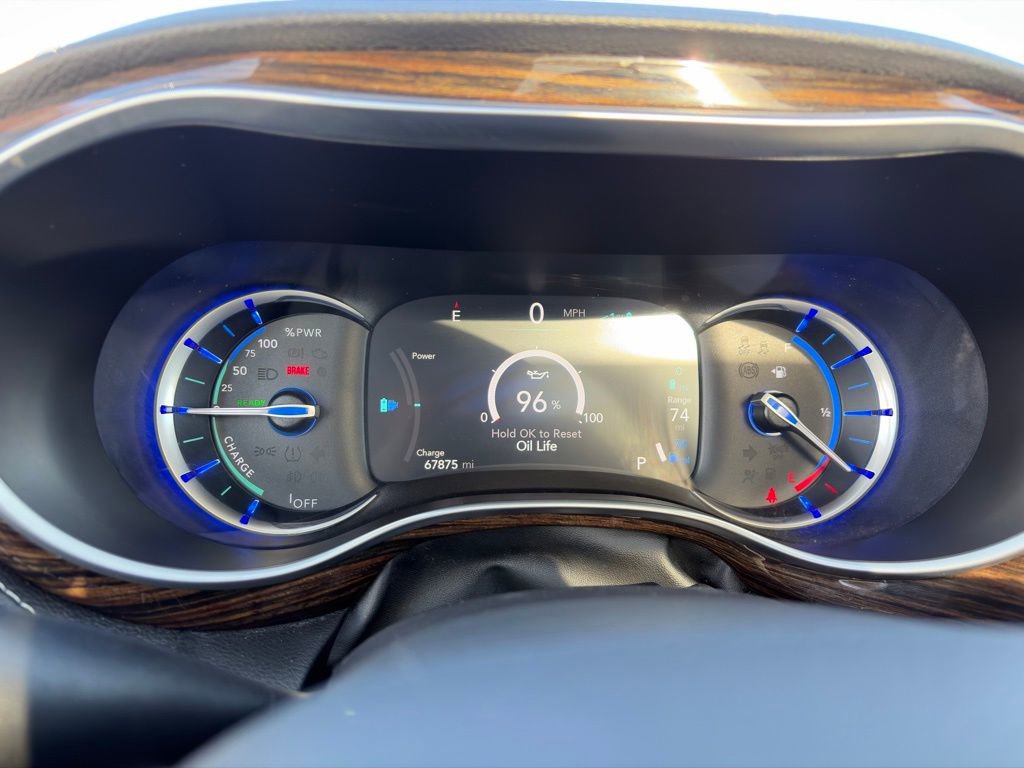 Used 2023 Chrysler Pacifica Limited FWD image 20