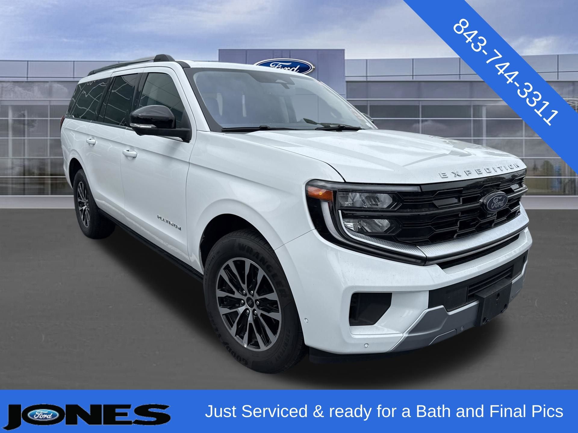 Used 2025 Ford Expedition Max Platinum image 1