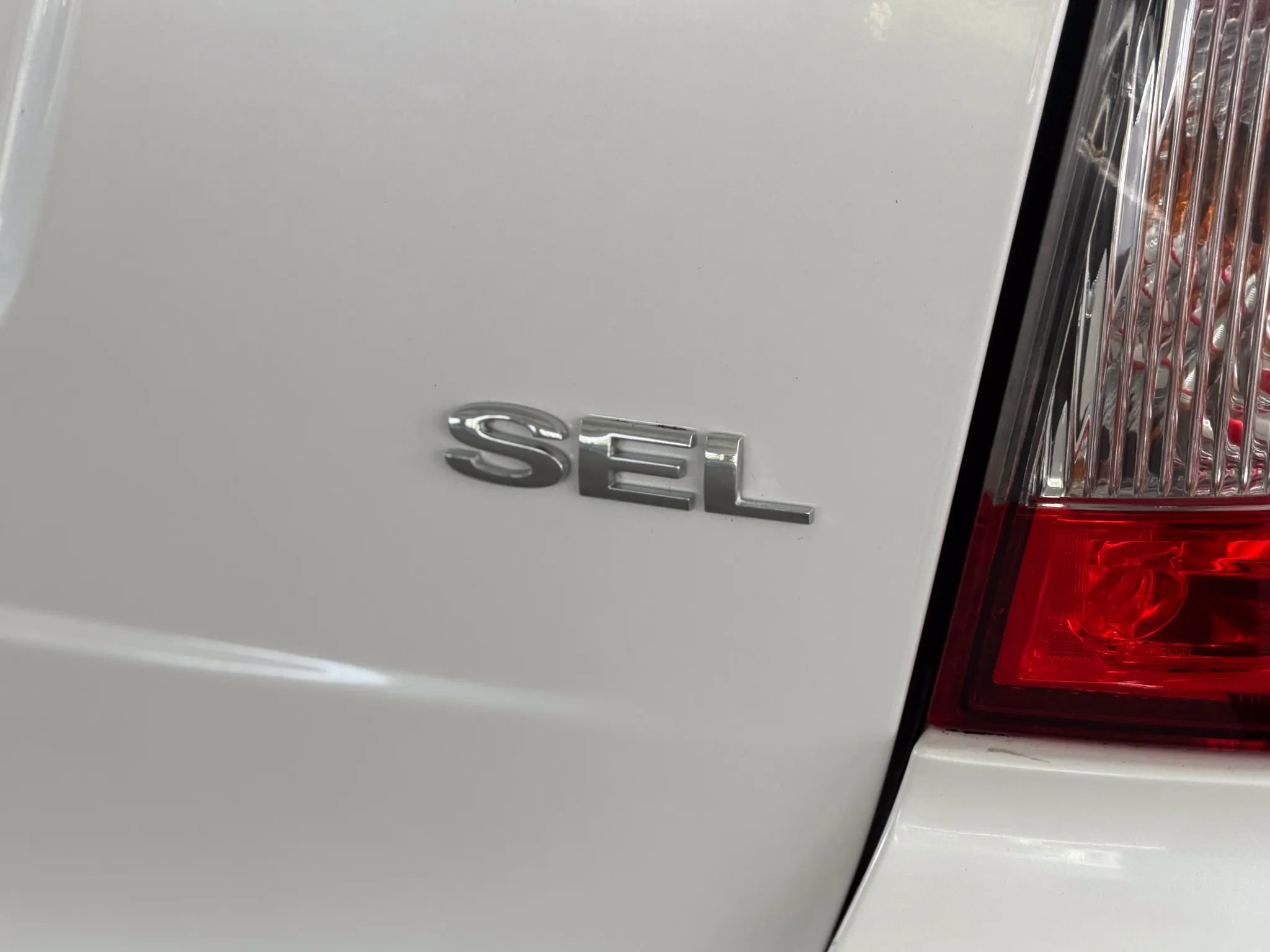 Used 2013 Ford Edge SEL FWD image 11