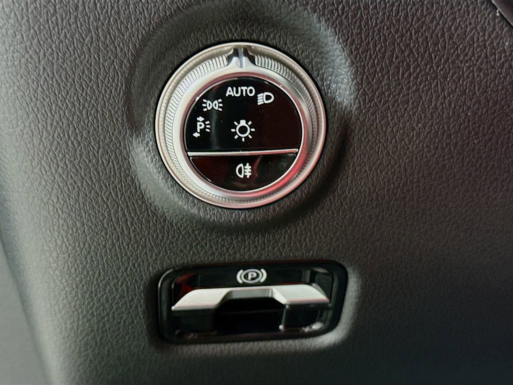 Used 2025 Mercedes-Benz CLE 53 AMG 4MATIC Coupe image 10