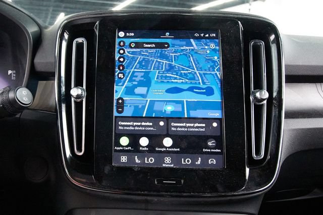 Certified 2023 Volvo XC40 Recharge Plus AWD/4WD image 12
