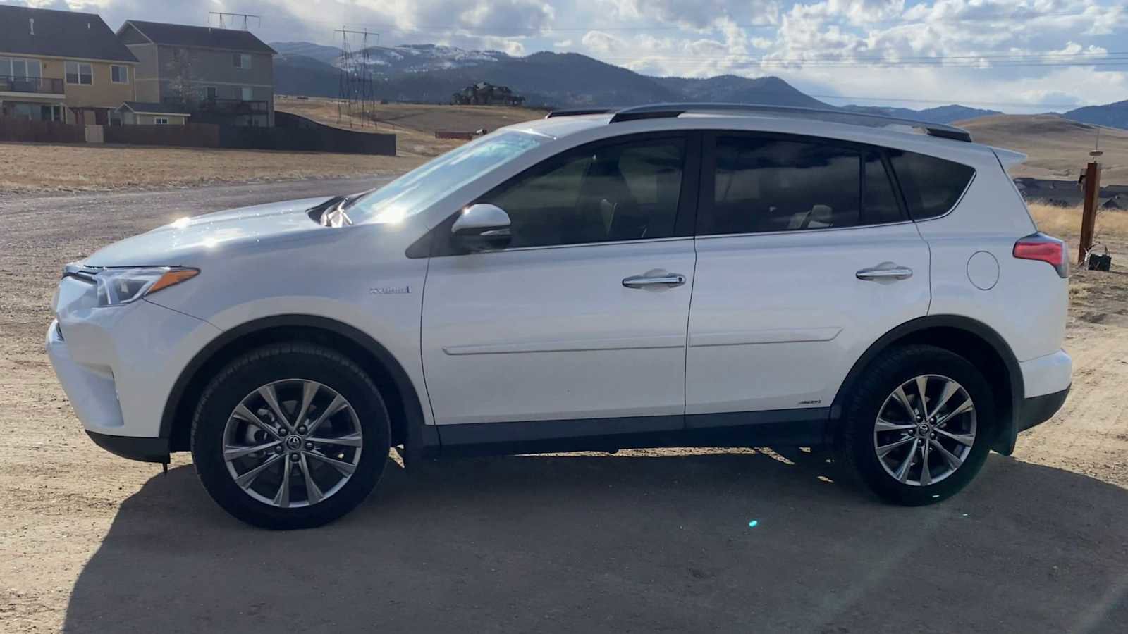 Used 2017 Toyota RAV4 Limited w/ Advanced Technology Package image 5