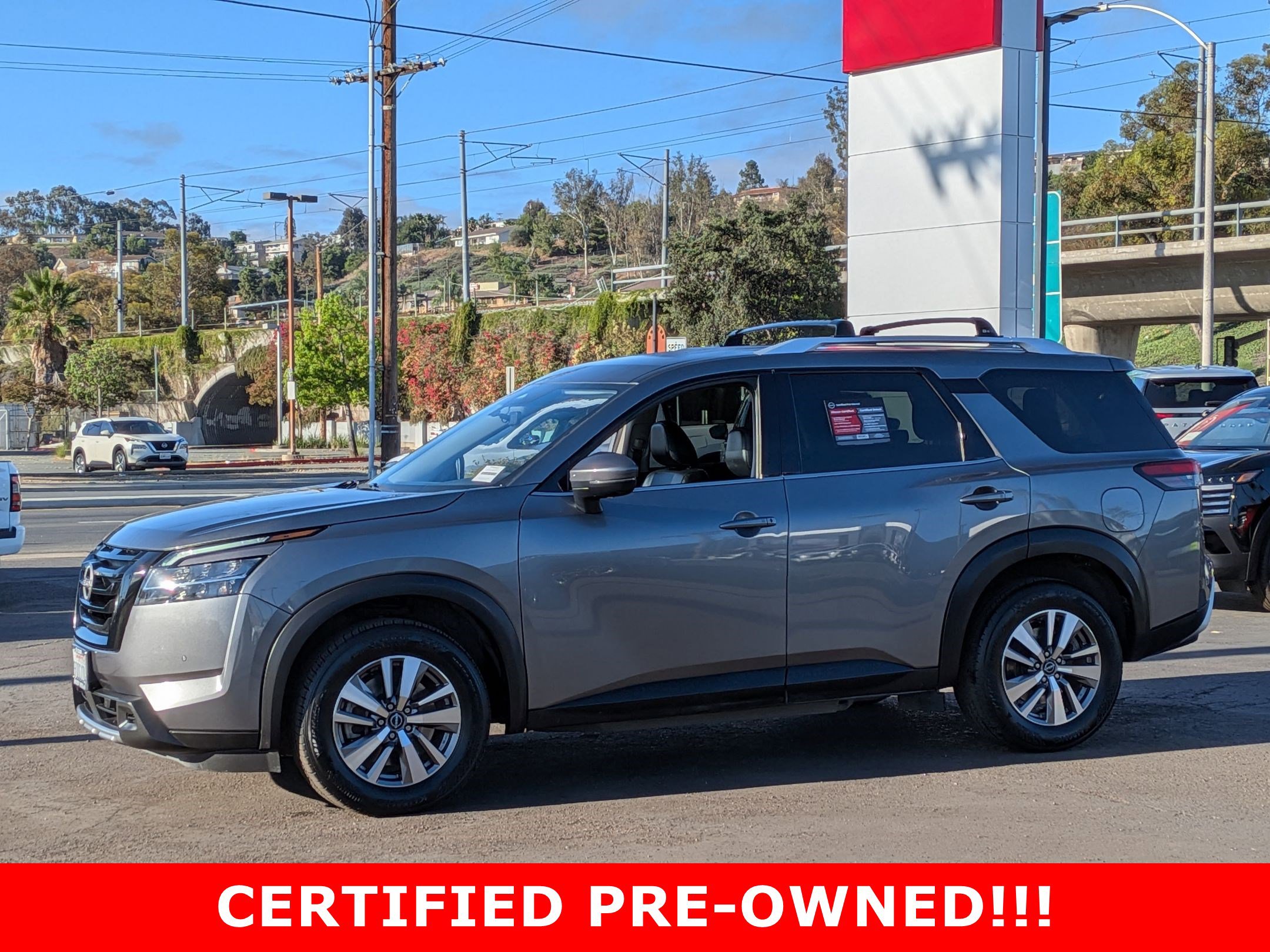 Certified 2023 Nissan Pathfinder SL w/ SL Black Package image 4