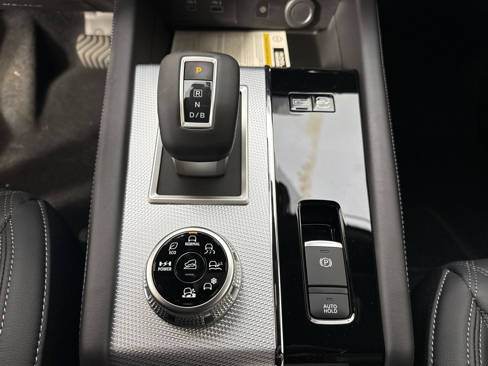 New 2026 Nissan Rogue Platinum AWD/4WD image 17