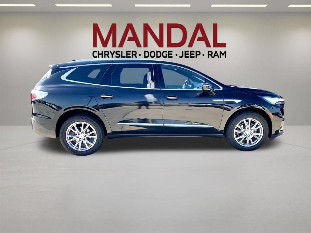 Used 2022 Buick Enclave Premium w/ Experience Buick Package FWD image 4