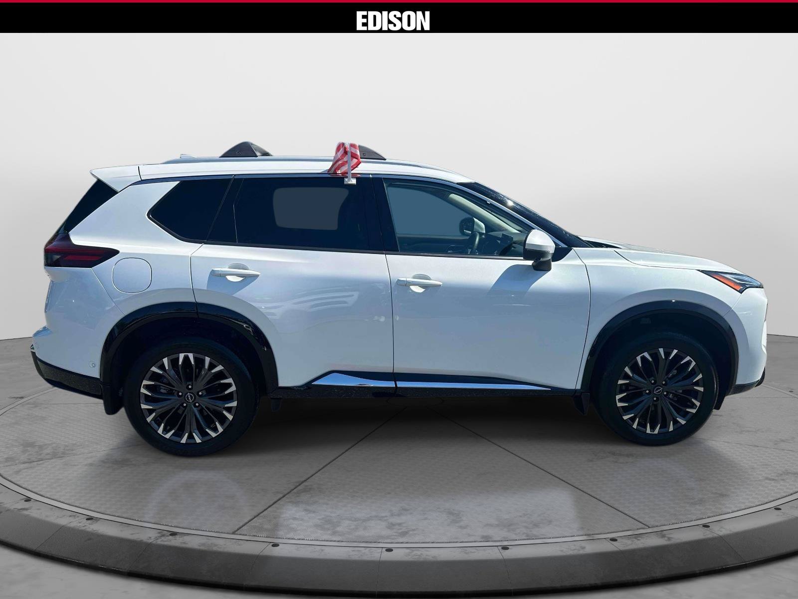 Used 2025 Nissan Rogue Platinum w/ Platinum Premium Package AWD/4WD image 3