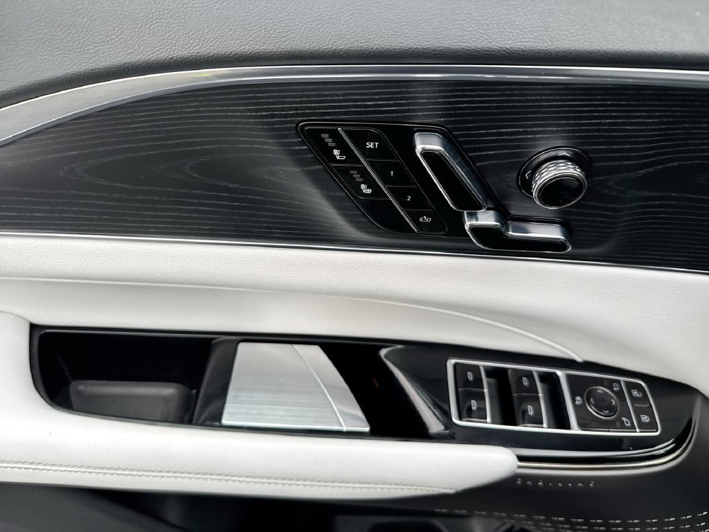 Used 2024 Cadillac Lyriq Luxury RWD image 15