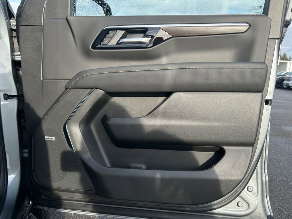 New 2026 Chevrolet Suburban Premier image 25