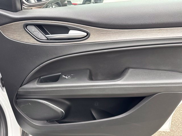Used 2023 Alfa Romeo Stelvio Ti AWD/4WD image 34