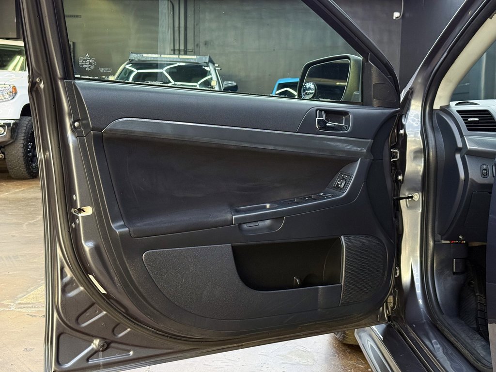 Used 2010 Mitsubishi Lancer Evolution SE image 10