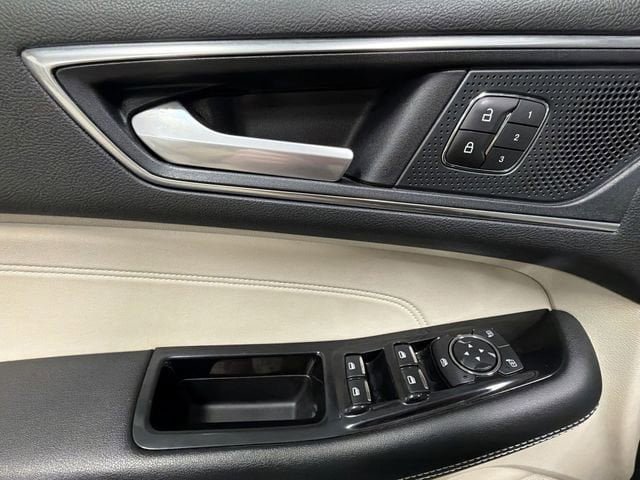 Used 2020 Ford Edge Titanium w/ Equipment Group 301A AWD/4WD image 28