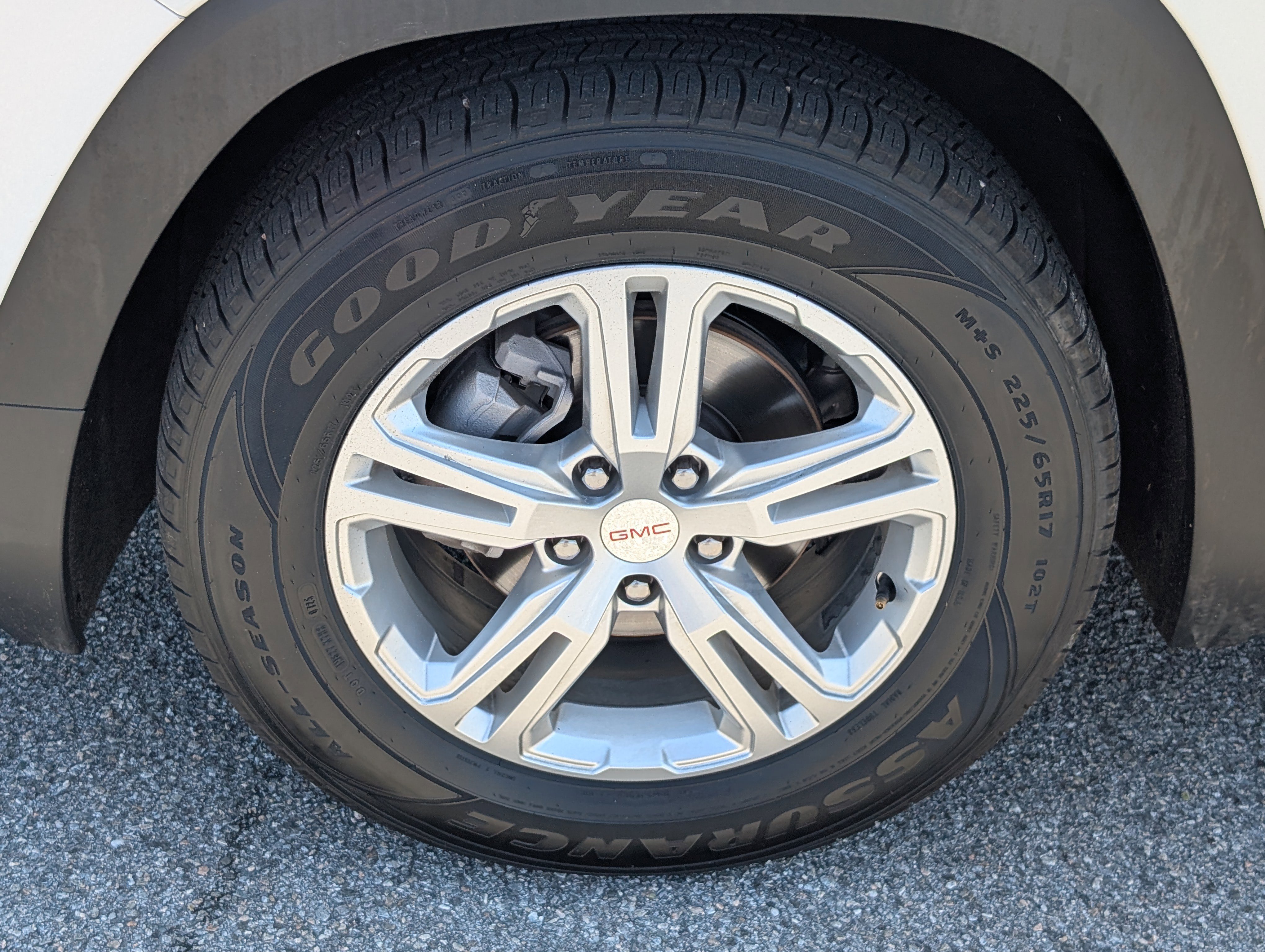 Used 2024 GMC Terrain SLE FWD image 13