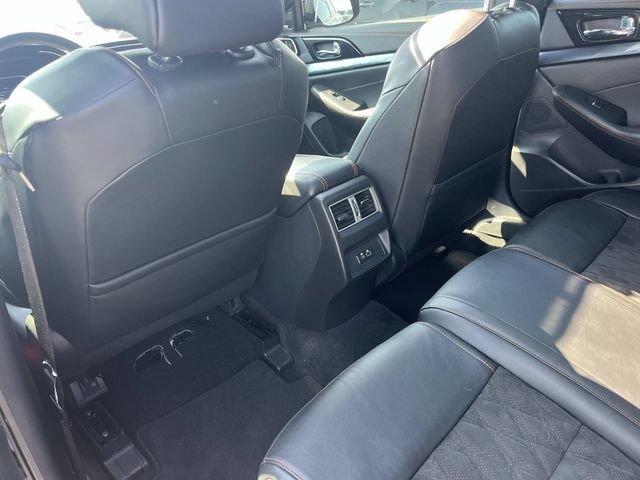 Used 2023 Nissan Maxima SR w/ Sport Mat Group FWD image 17