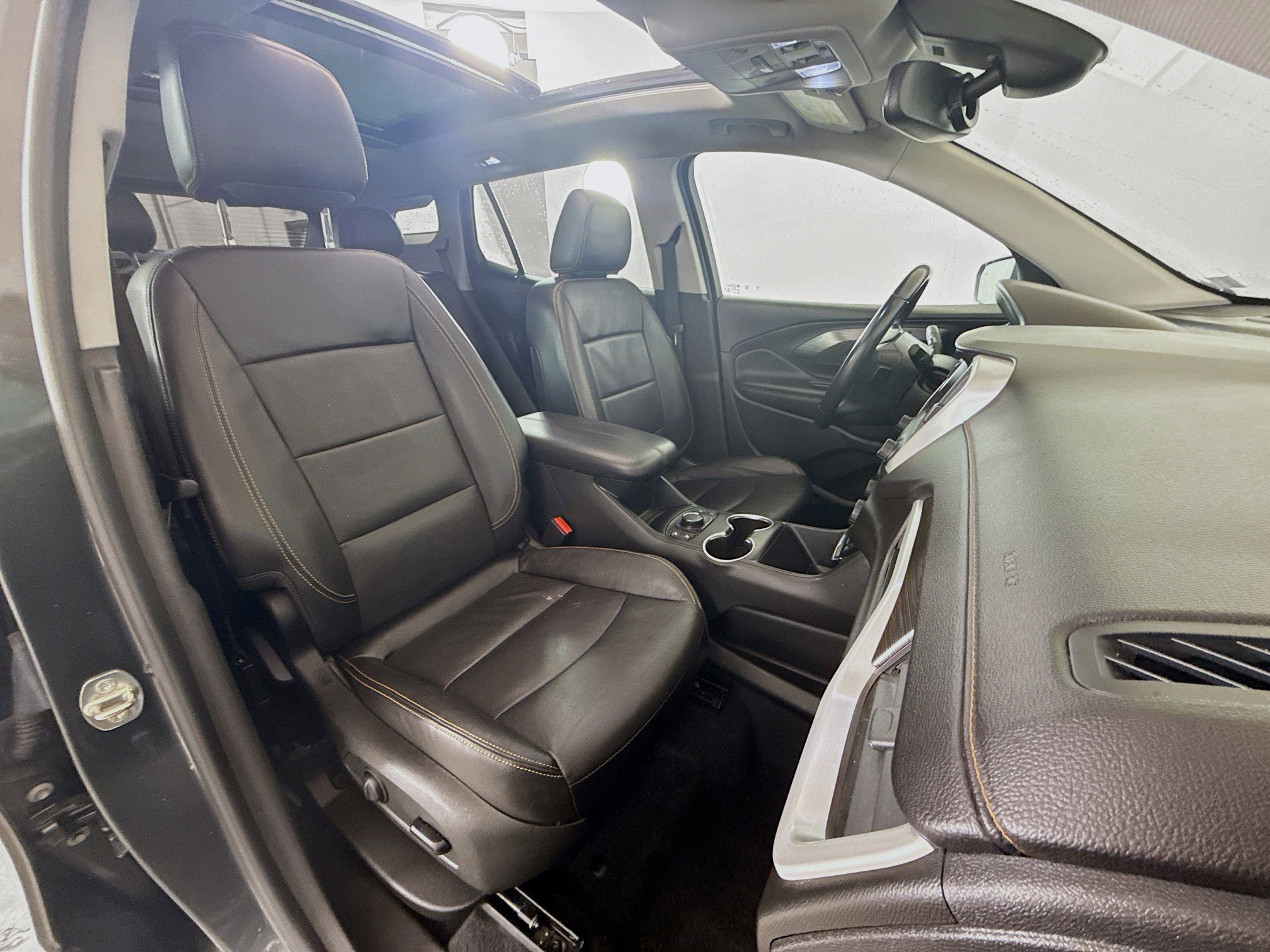 Used 2021 GMC Terrain SLT w/ Elevation Edition image 26