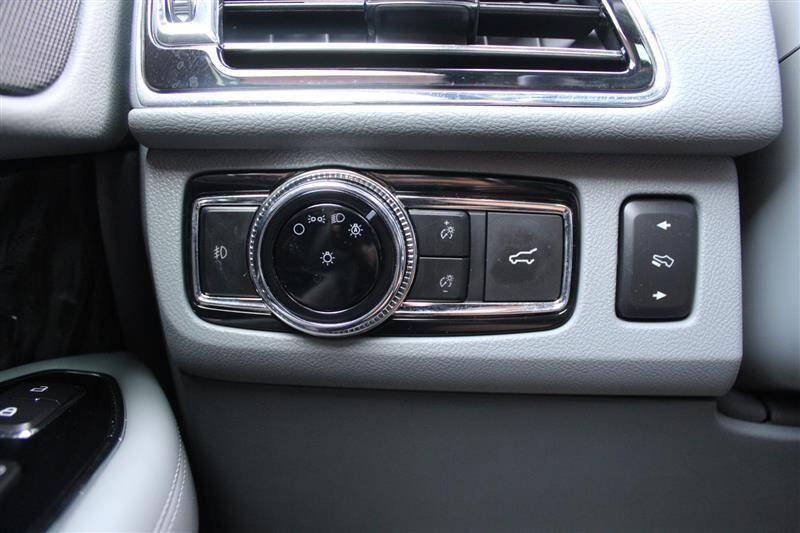 Used 2018 Lincoln Navigator Reserve w/ Technology Package AWD/4WD image 18