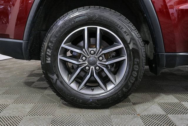 Used 2020 Jeep Grand Cherokee Limited w/ Luxury Group II image 17