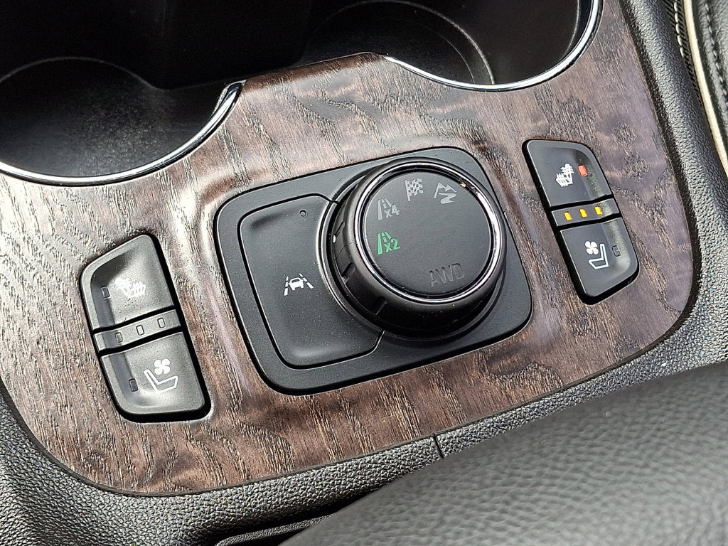 Used 2023 GMC Acadia Denali AWD/4WD image 30