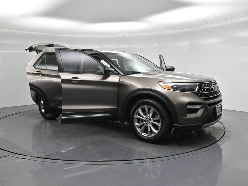 Used 2021 Ford Explorer XLT w/ Equipment Group 202A RWD image 31