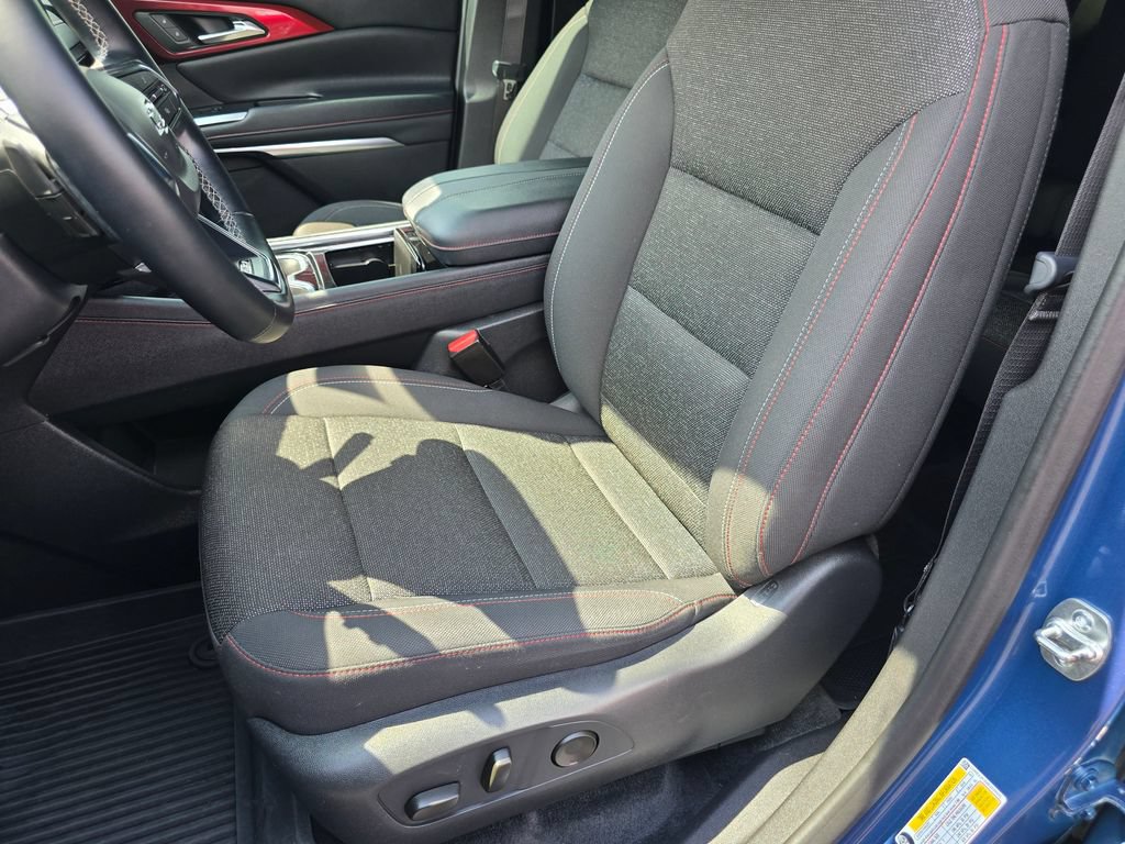 Used 2024 Chevrolet Traverse Z71 w/ Enhanced Driving Package AWD/4WD image 17