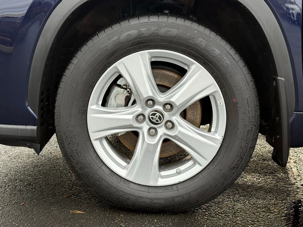 Used 2023 Toyota Highlander L image 9