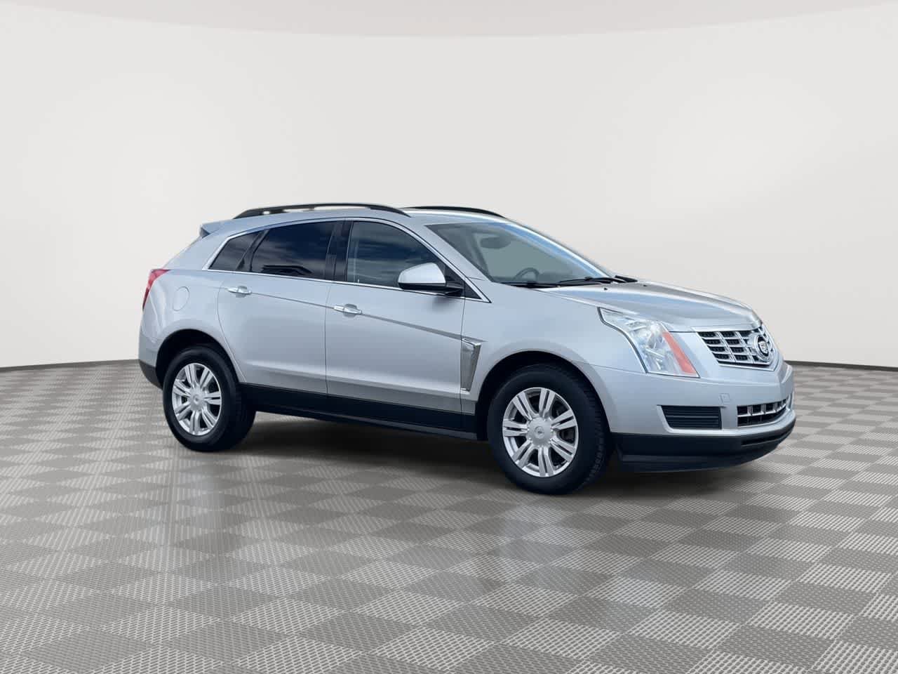 Used 2015 Cadillac SRX FWD image 2