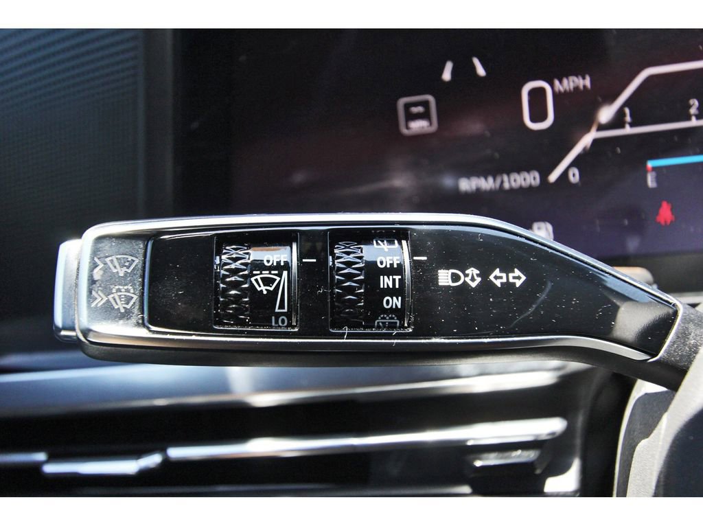 Certified 2026 Cadillac Escalade Luxury AWD/4WD image 18