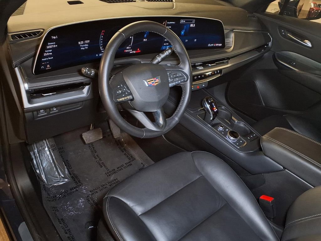 Certified 2025 Cadillac XT4 Premium Luxury AWD/4WD image 3