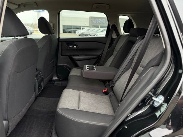 Used 2024 Nissan Rogue SV image 15