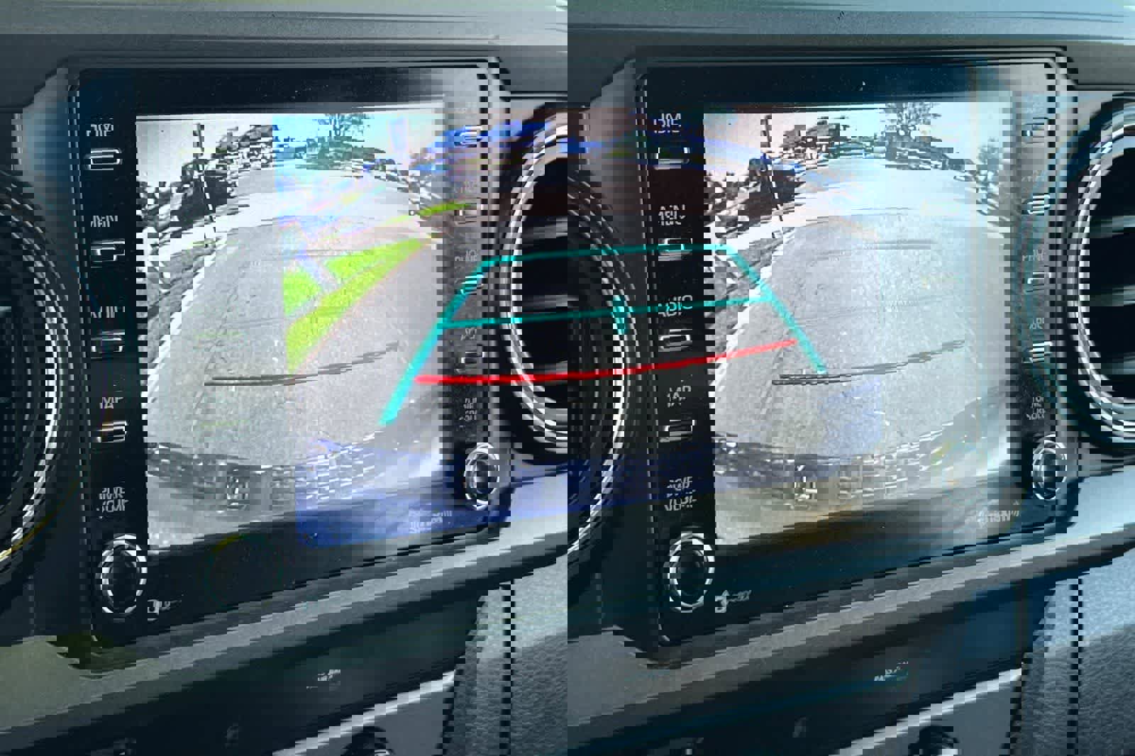 Used 2020 Toyota Tacoma TRD Off-Road image 23