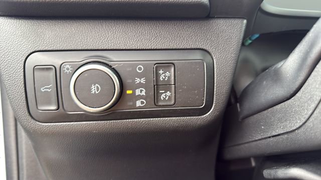 Used 2025 Ford Escape Platinum image 32