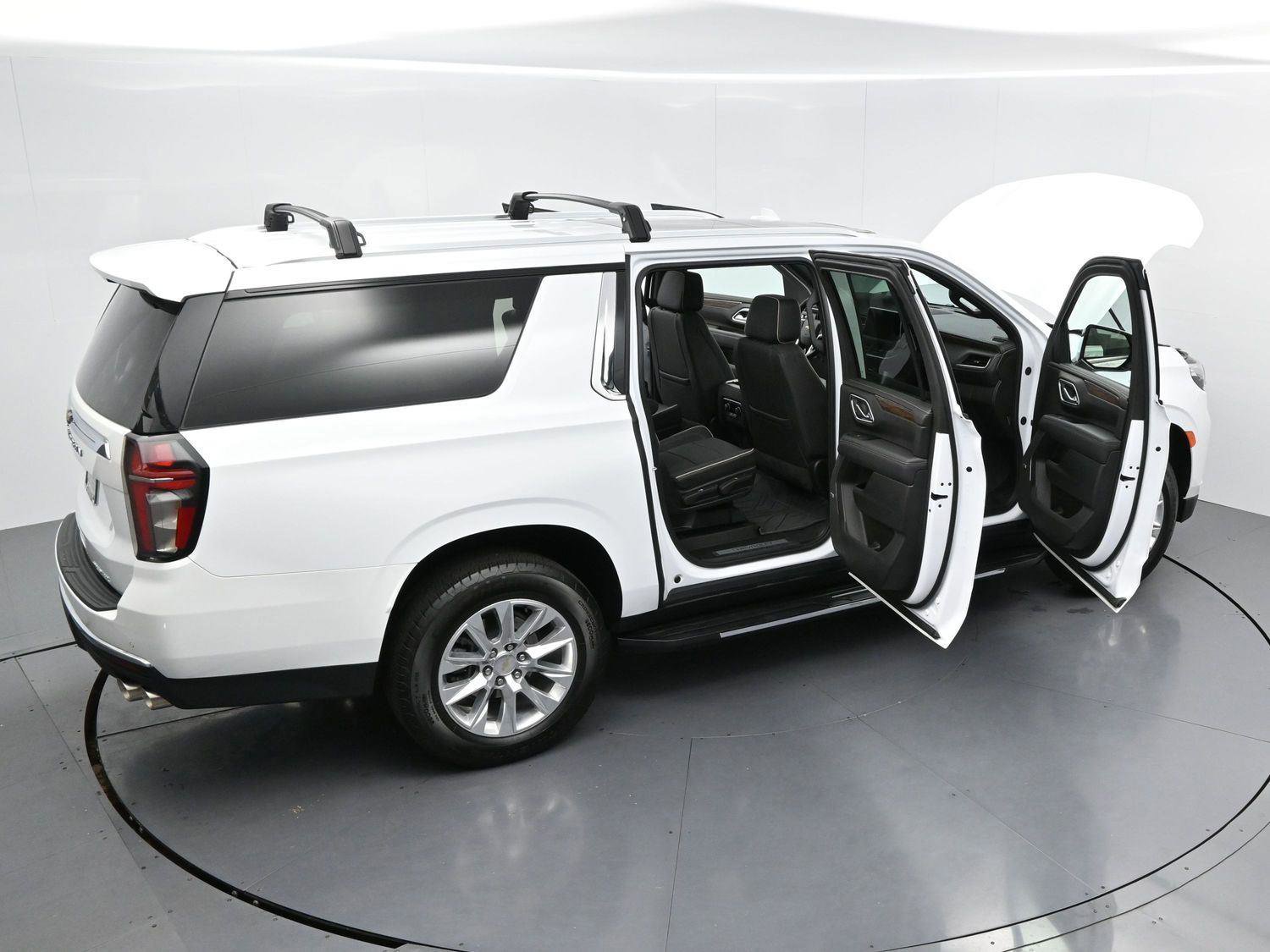 Used 2024 Chevrolet Suburban Premier w/ Premium Package AWD/4WD image 40