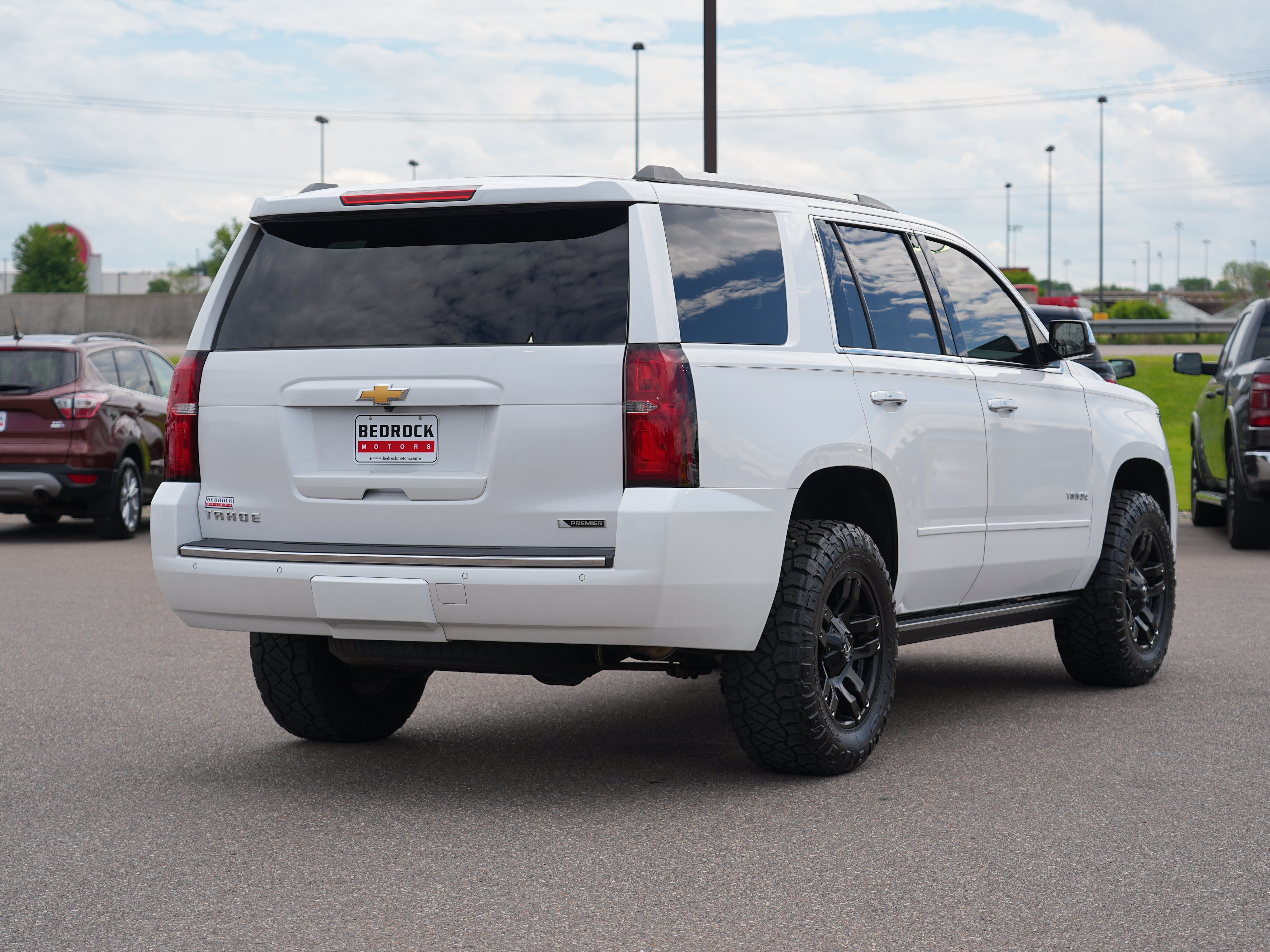 Used 2018 Chevrolet Tahoe Premier AWD/4WD image 3