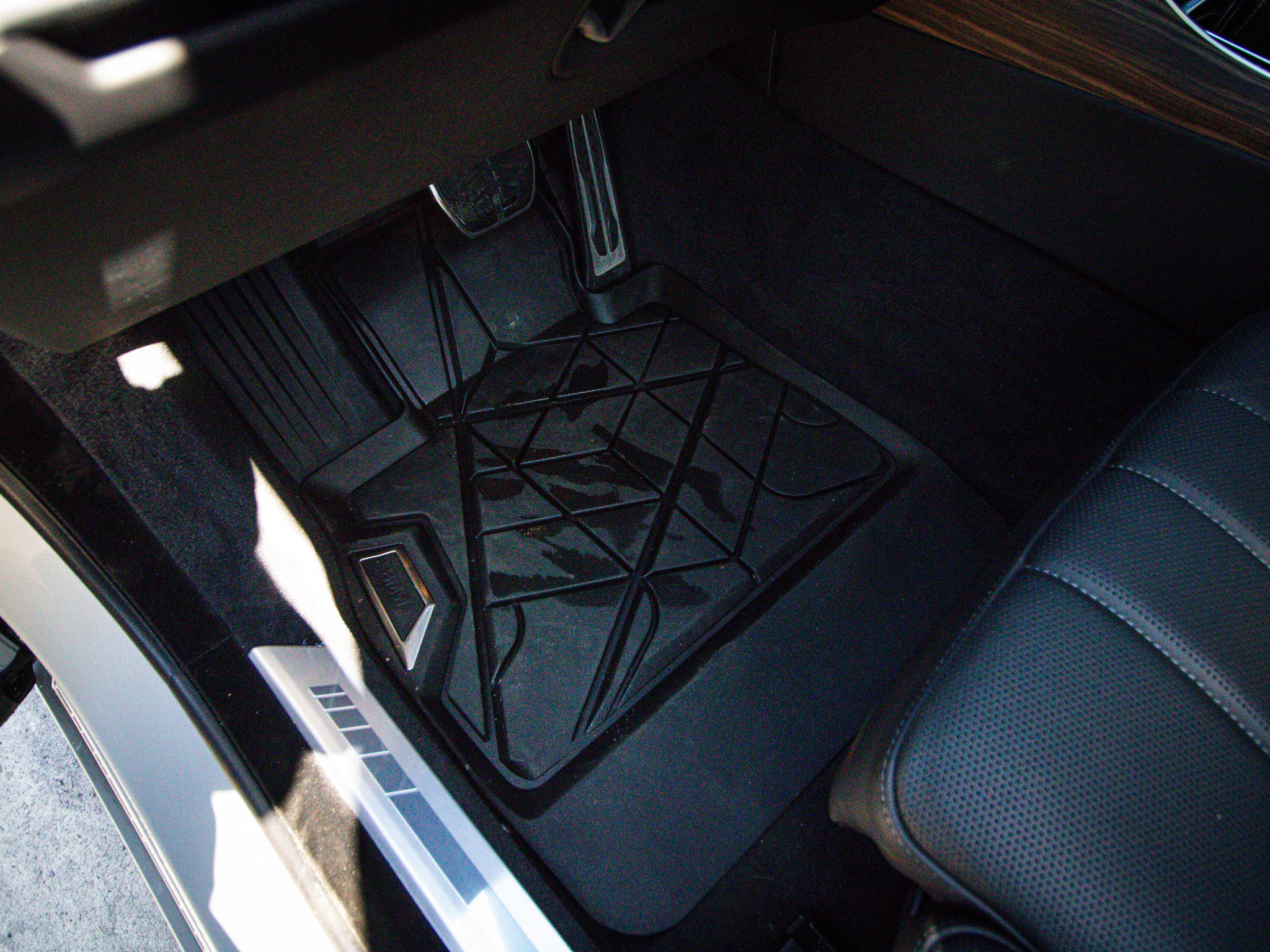 Used 2026 BMW 760i xDrive w/ Executive Package image 17