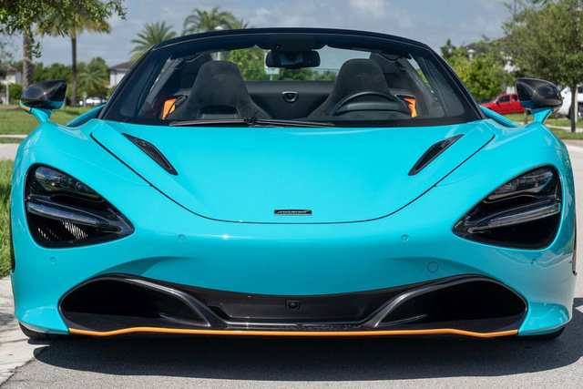 Used 2022 McLaren 720S Spider image 13