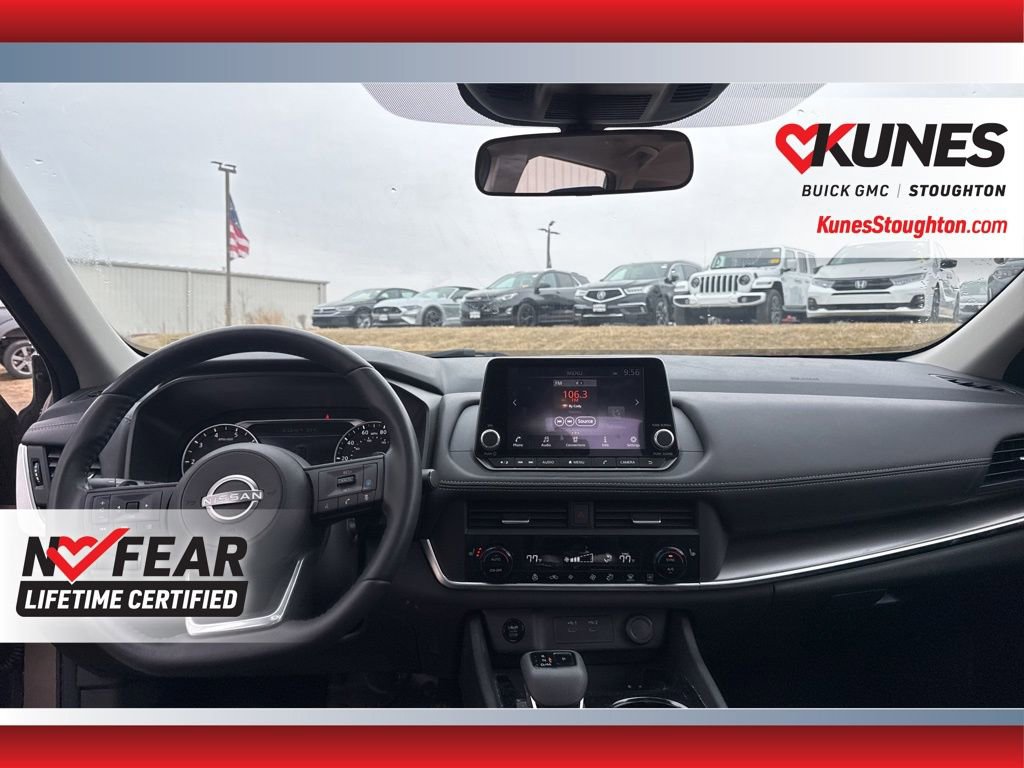 Used 2024 Nissan Rogue SV w/ SV Premium Package image 37