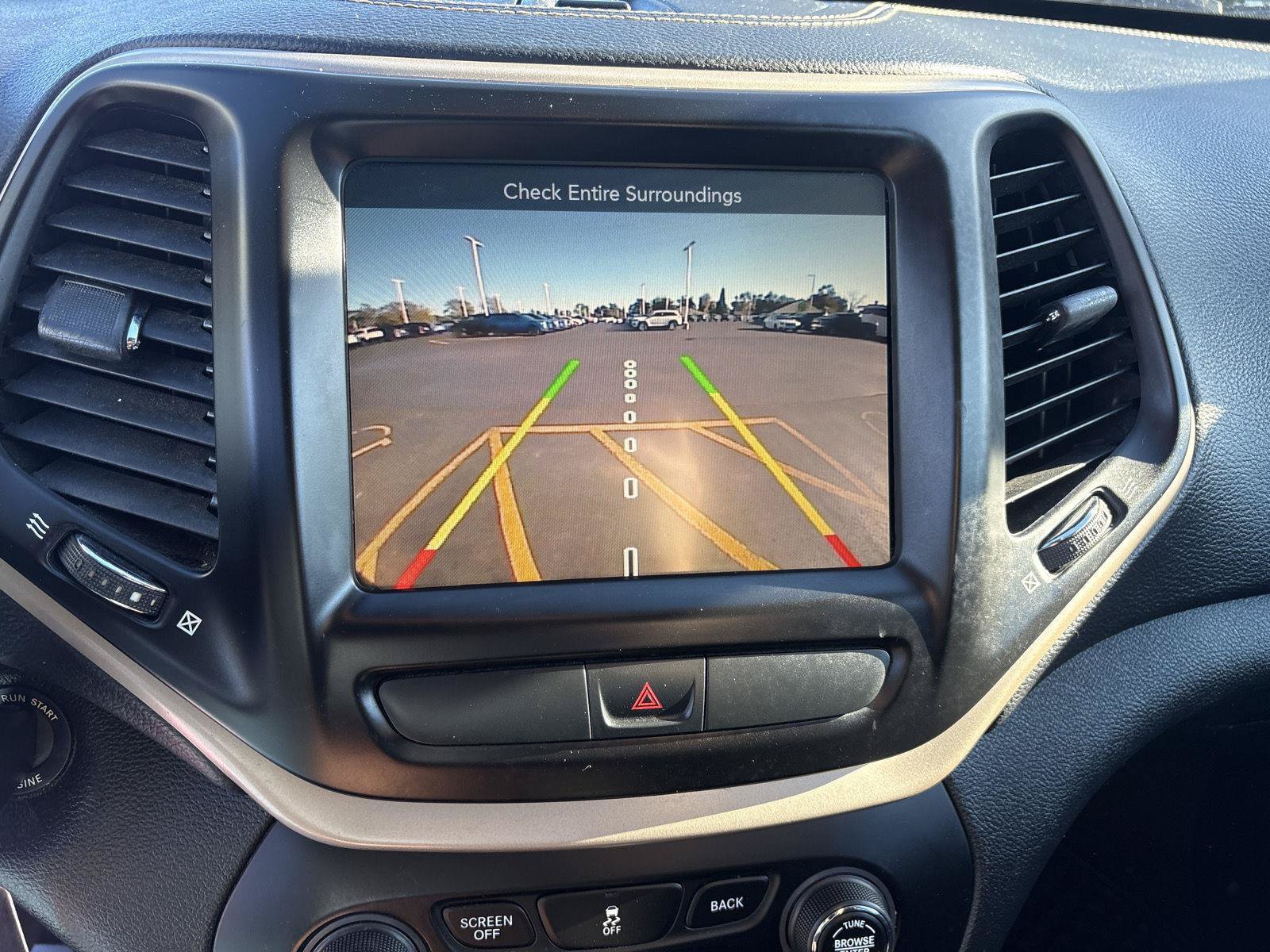 Used 2016 Jeep Cherokee Latitude FWD image 21