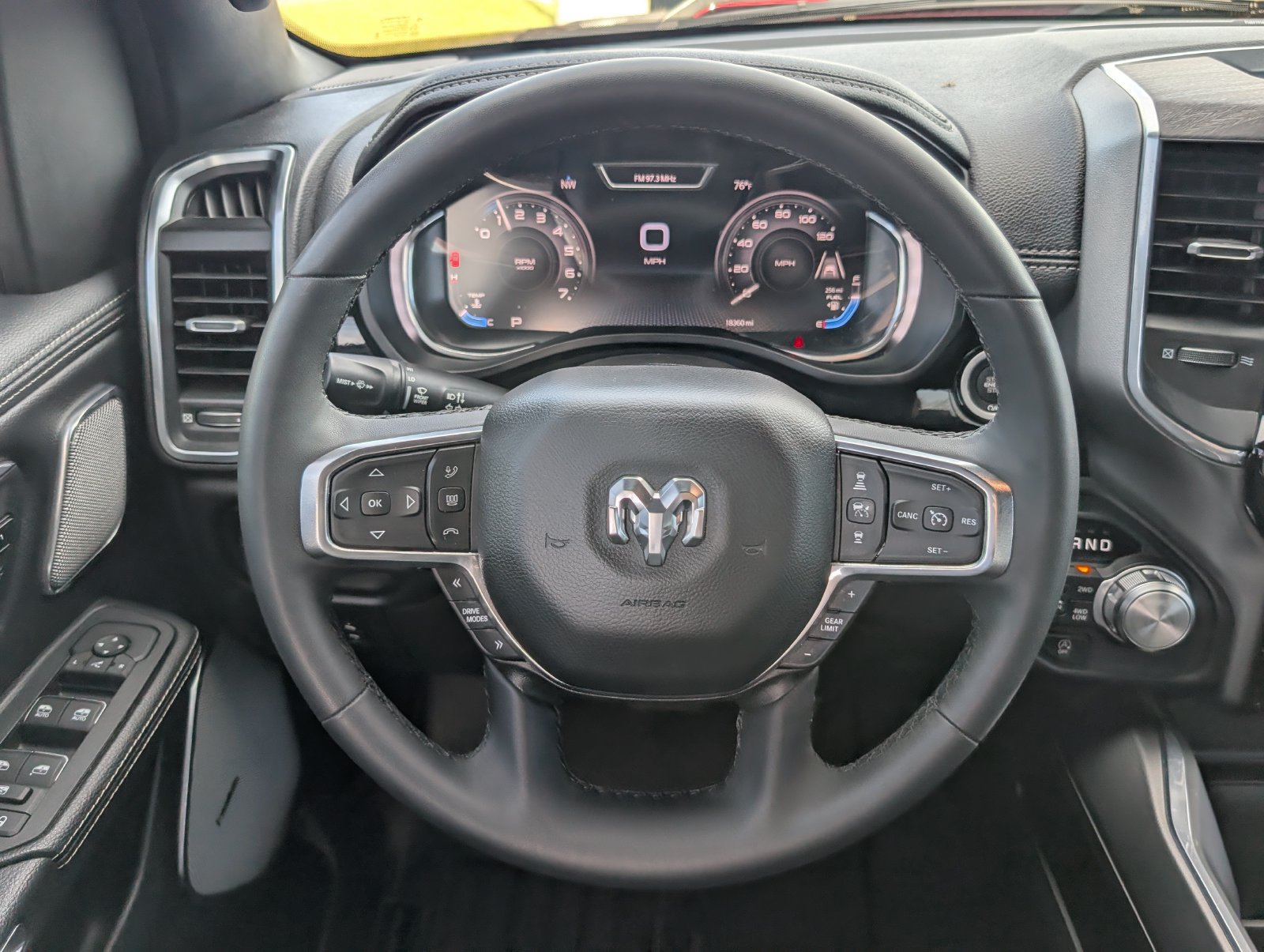 Used 2025 RAM 1500 Laramie AWD/4WD image 16