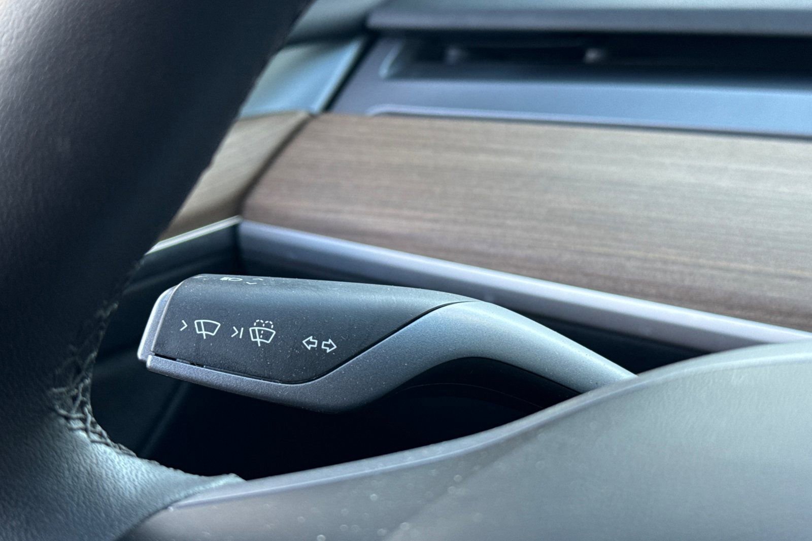 Used 2023 Tesla Model 3 Standard Range image 34