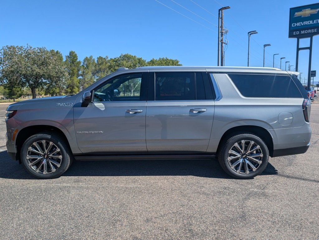 New 2026 Chevrolet Suburban High Country image 2