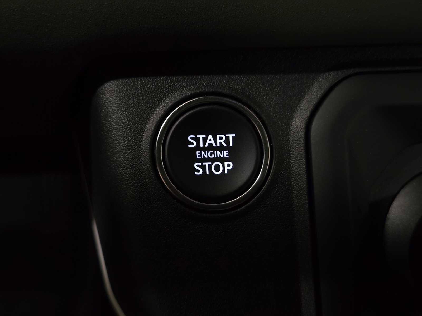 Used 2025 Land Rover Defender 90 X-Dynamic SE image 30