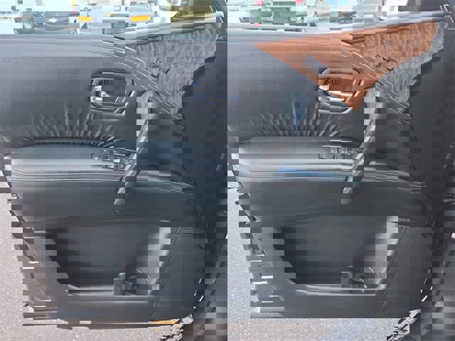 Used 2020 Nissan Armada SL image 18