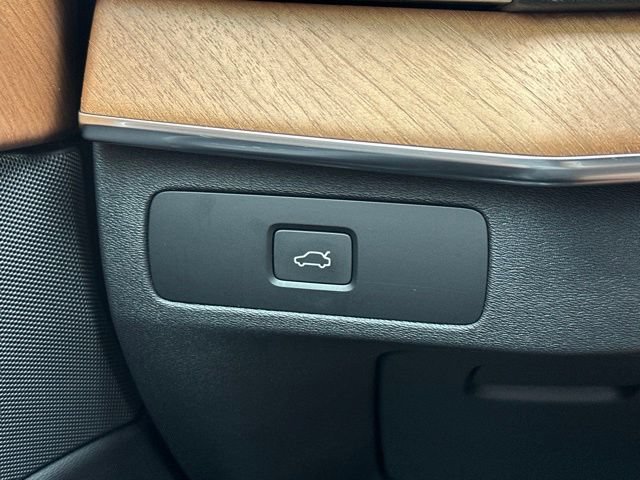 Certified 2023 Volvo XC90 B6 Plus w/ Protection Package Premier AWD/4WD image 32
