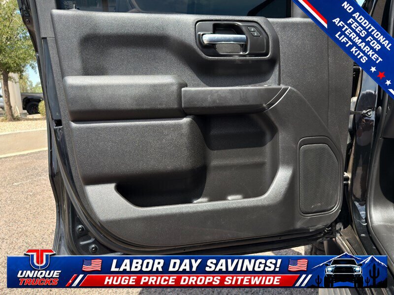 Used 2021 GMC Sierra 1500 4x4 Crew Cab w/ Sierra Value Package image 15